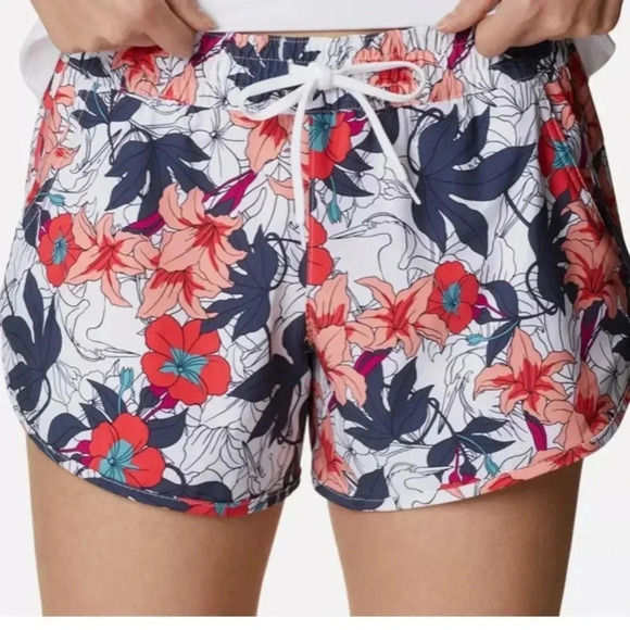 Columbia Women's Bogata Bay Omni-Shade Stretch 3” Inseam Shorts XL Floral - Picture 1 of 11